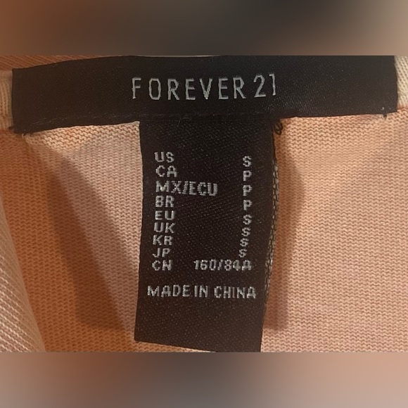 Forever 21 Cropped Zip Hoodie Size S Peach NWOT Pockets - Picture 2 of 6